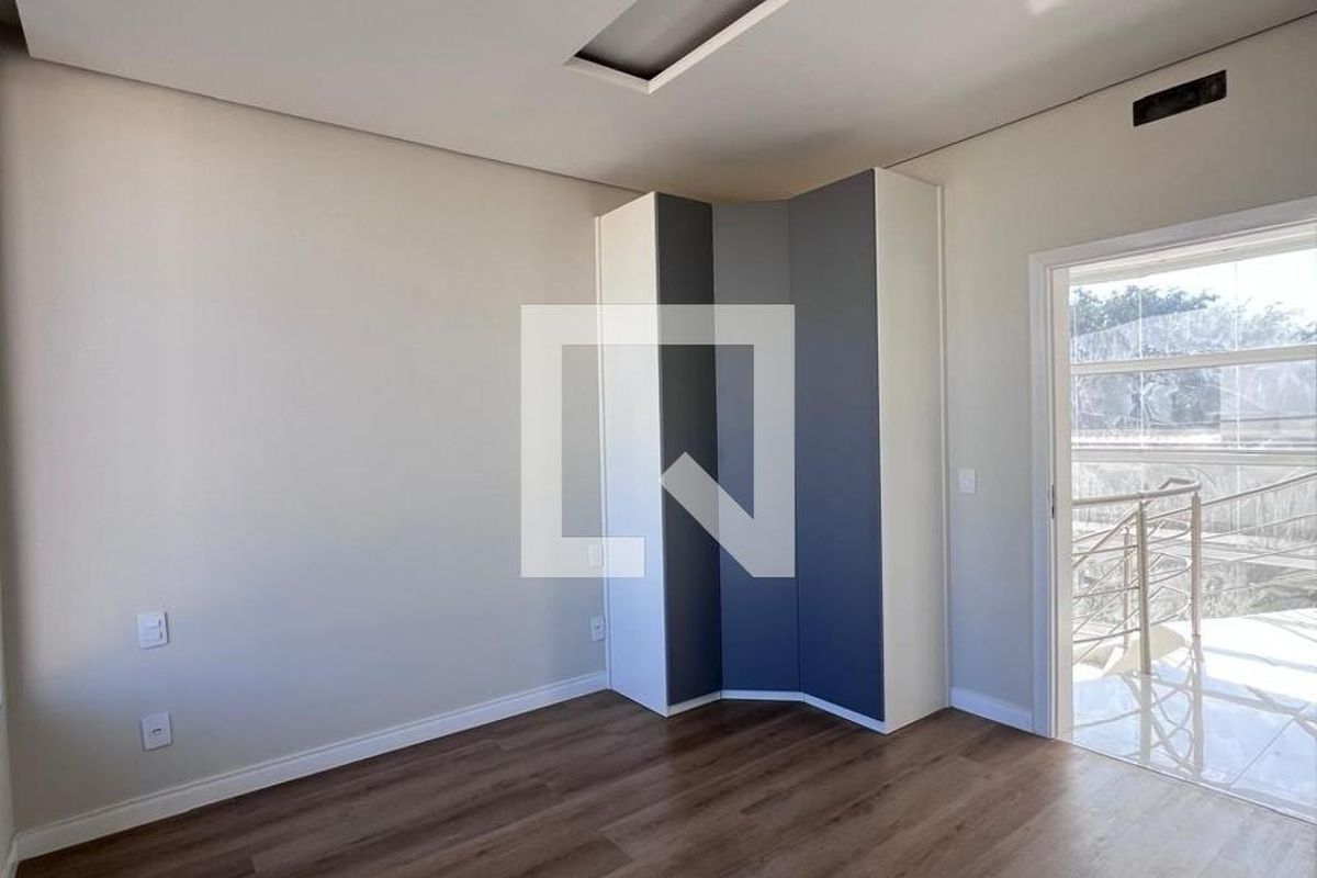 Casa à Venda - Swiss Park, 4 Quartos,  360 m2 em , Campinas - sp | SoloBR
