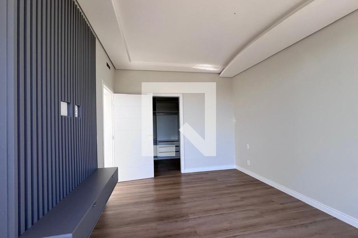 Casa à Venda - Swiss Park, 4 Quartos,  360 m2 em , Campinas - sp | SoloBR