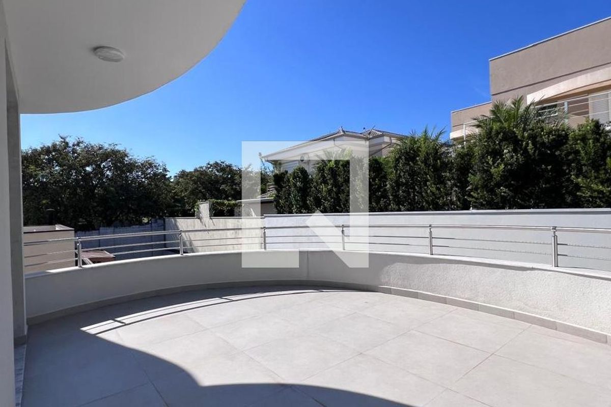 Casa à Venda - Swiss Park, 4 Quartos,  360 m2 em , Campinas - sp | SoloBR