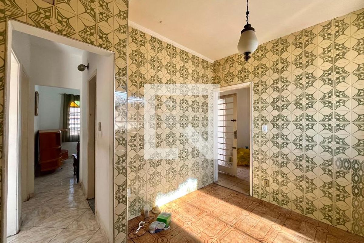 Casa à Venda - Parque Prado, 2 Quartos,  300 m2 em , Campinas - sp | SoloBR