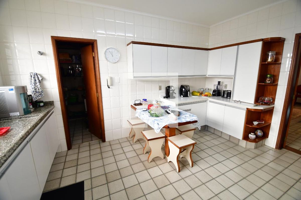 Casa à Venda - Jardim Chapadão, 4 Quartos,  300 m2 em , Campinas - sp | SoloBR
