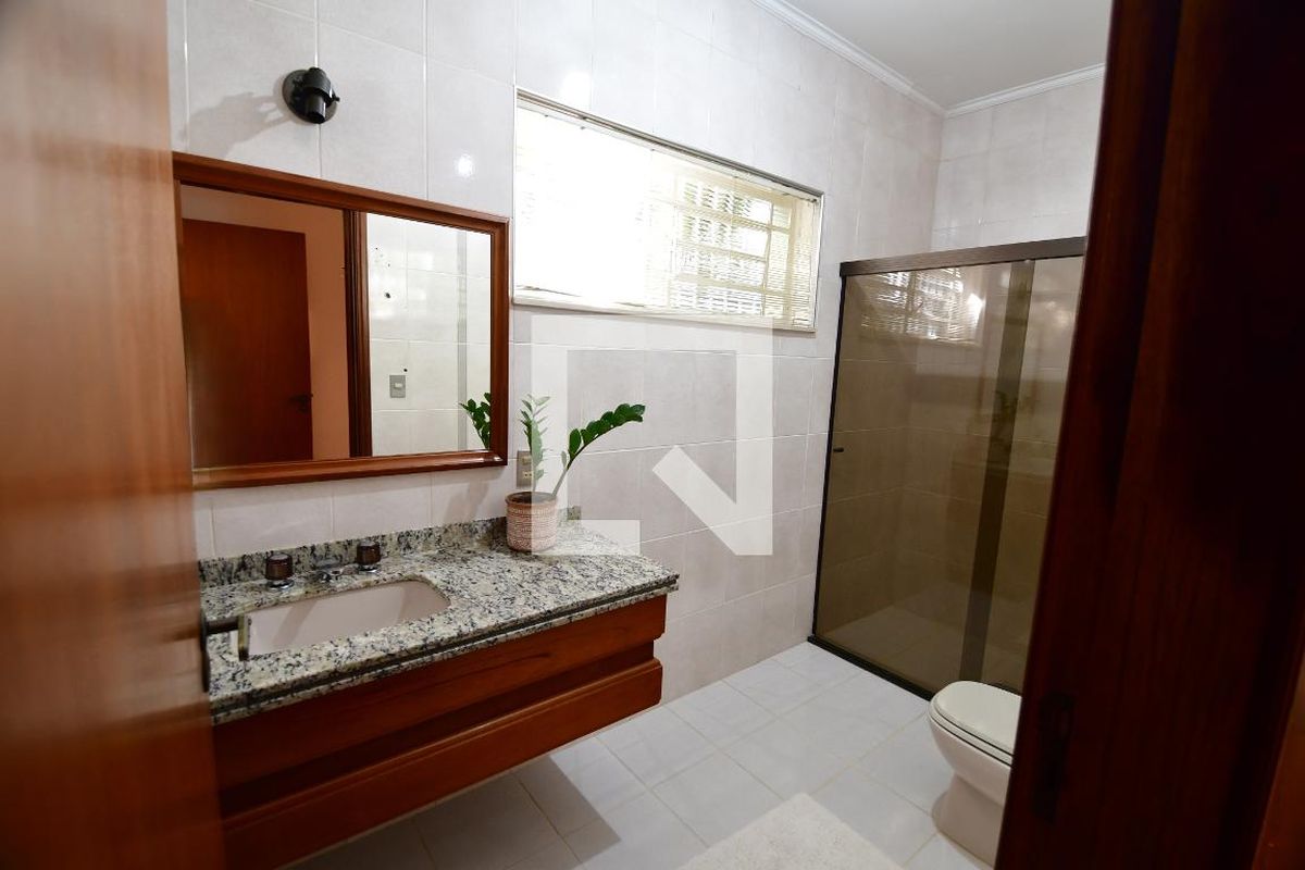 Casa à Venda - Jardim Chapadão, 4 Quartos,  300 m2 em , Campinas - sp | SoloBR