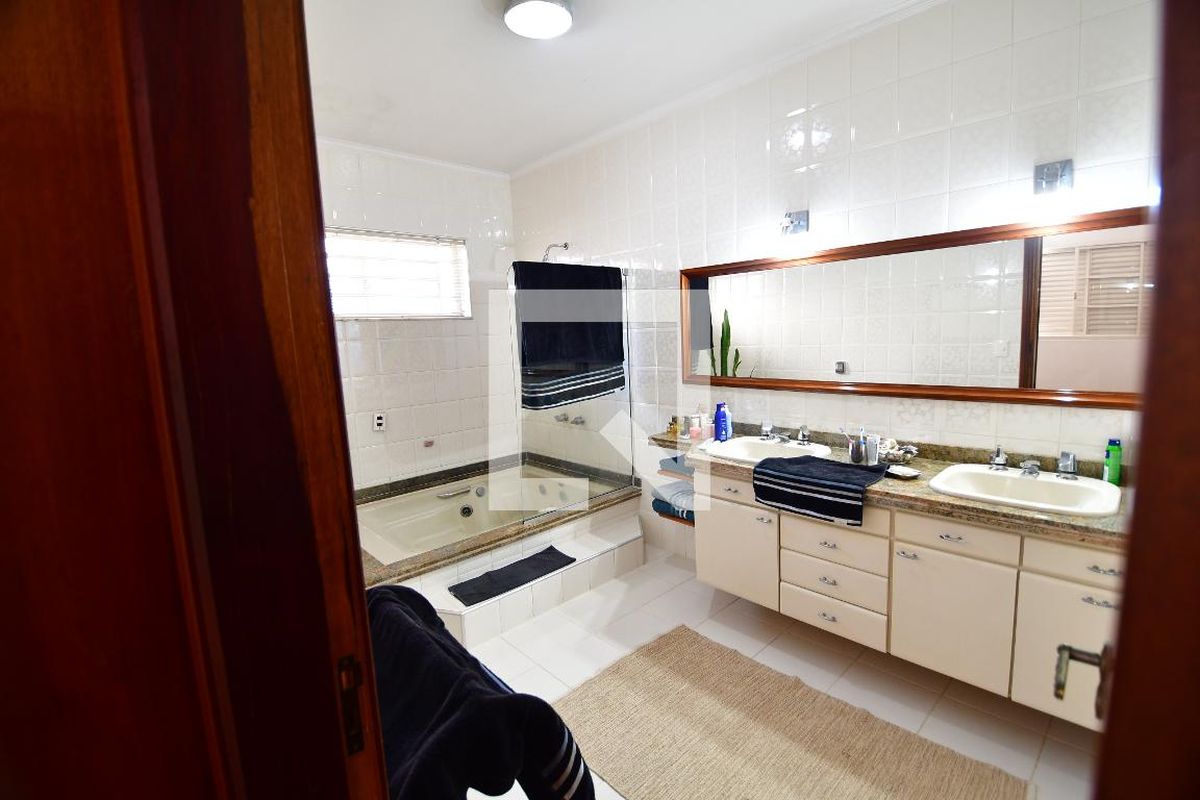 Casa à Venda - Jardim Chapadão, 4 Quartos,  300 m2 em , Campinas - sp | SoloBR