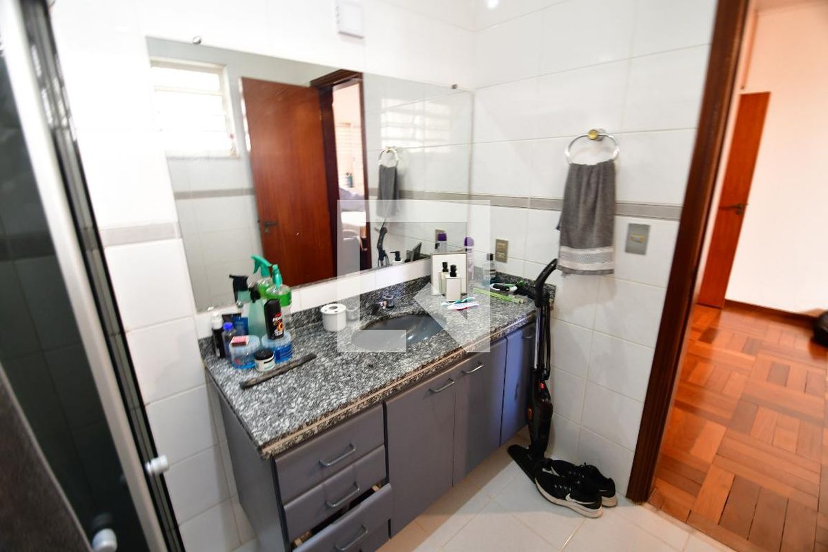 Casa à Venda - Jardim Chapadão, 4 Quartos,  300 m2 em , Campinas - sp | SoloBR
