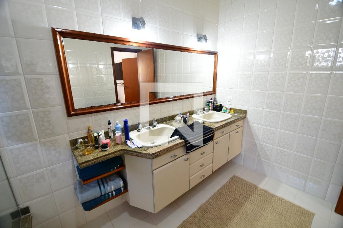 Casa à Venda - Jardim Chapadão, 4 Quartos,  300 m2 em , Campinas - sp | SoloBR