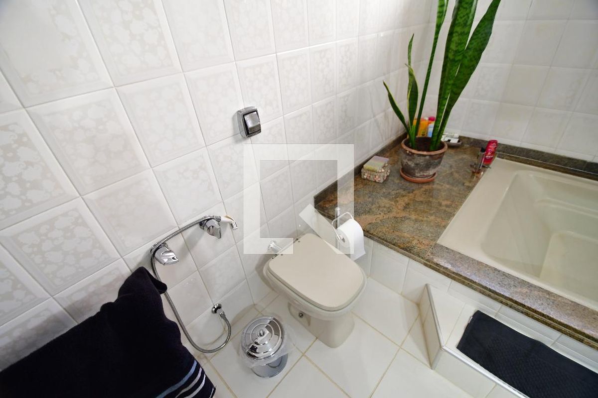 Casa à Venda - Jardim Chapadão, 4 Quartos,  300 m2 em , Campinas - sp | SoloBR
