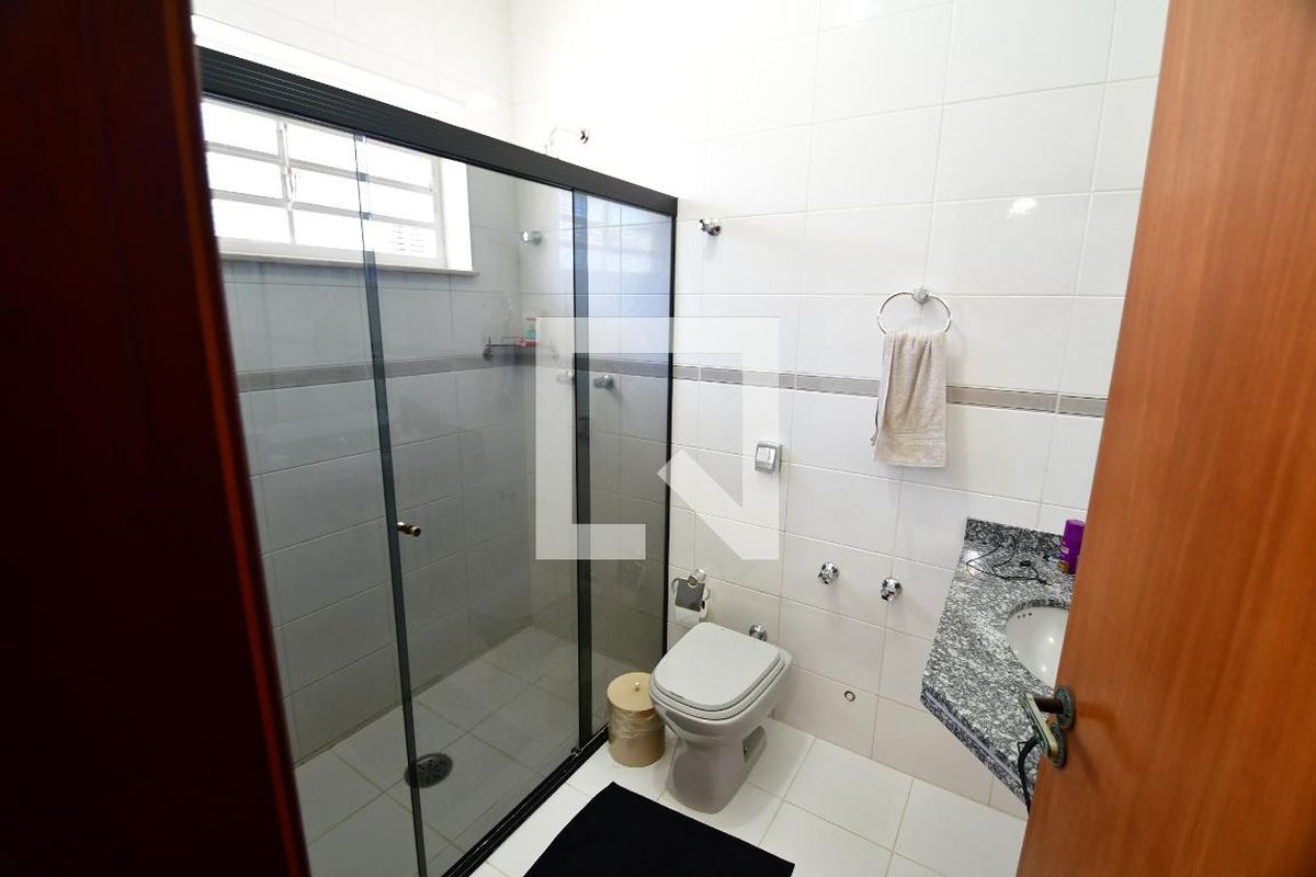 Casa à Venda - Jardim Chapadão, 4 Quartos,  300 m2 em , Campinas - sp | SoloBR