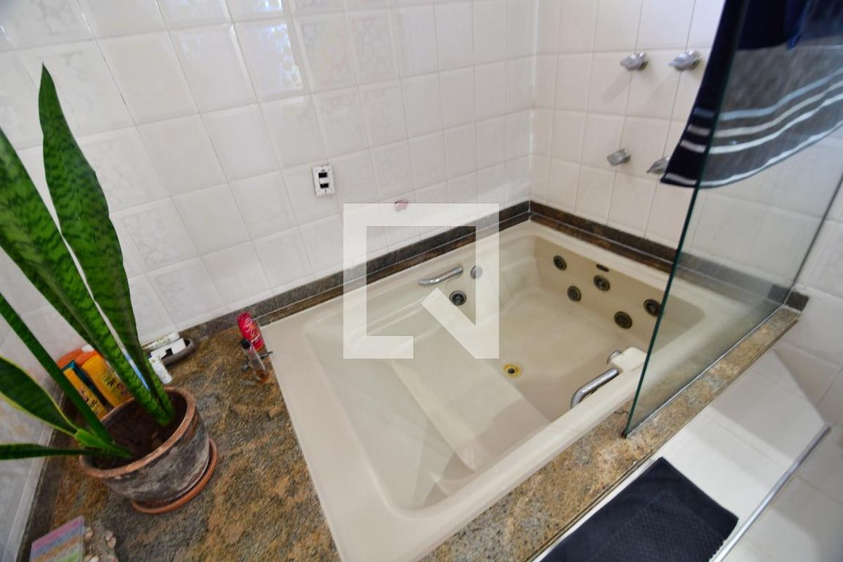 Casa à Venda - Jardim Chapadão, 4 Quartos,  300 m2 em , Campinas - sp | SoloBR