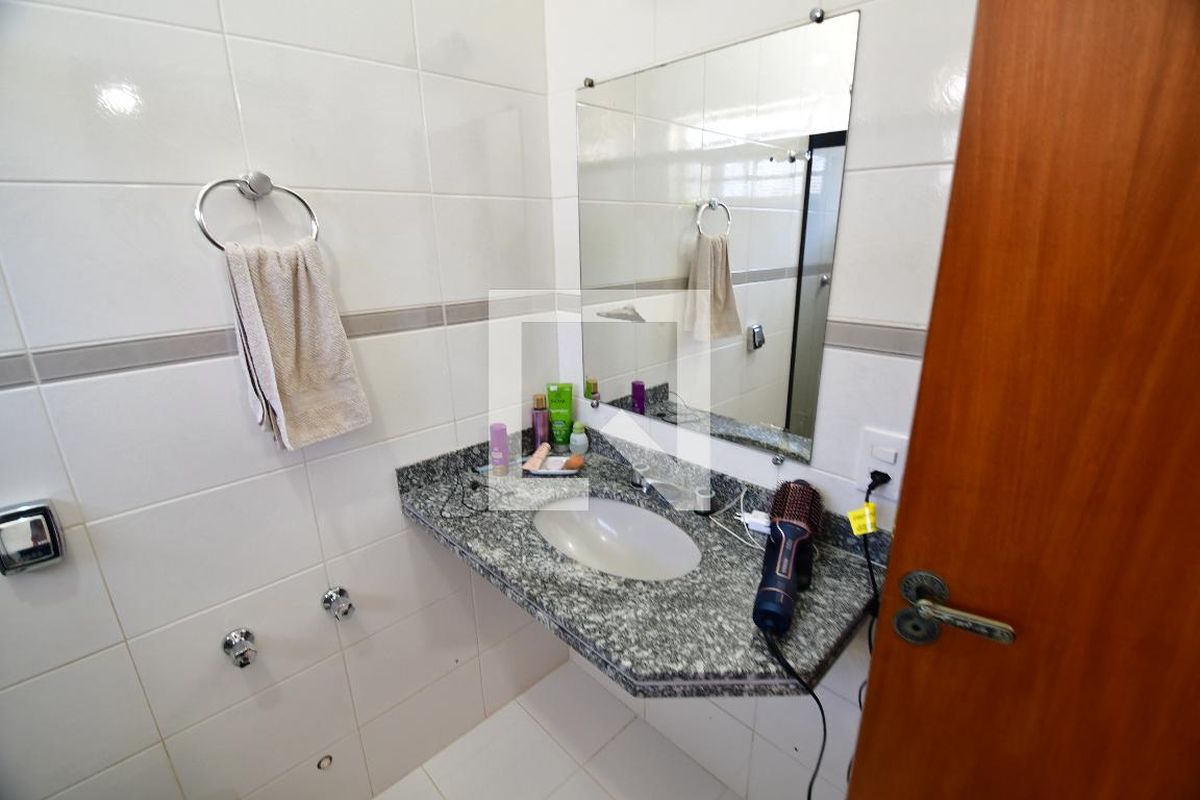 Casa à Venda - Jardim Chapadão, 4 Quartos,  300 m2 em , Campinas - sp | SoloBR