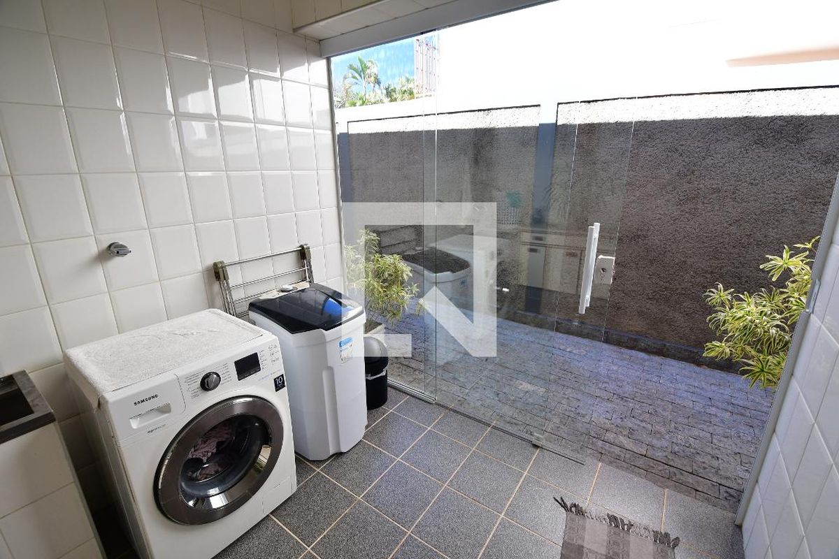 Casa à Venda - Jardim Chapadão, 4 Quartos,  300 m2 em , Campinas - sp | SoloBR