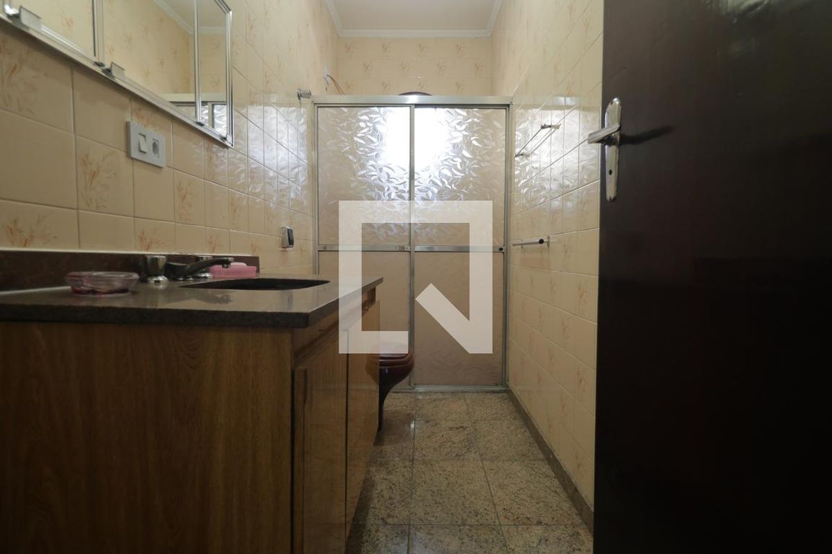 Casa, 3 quartos, 200 m² - Foto 13
