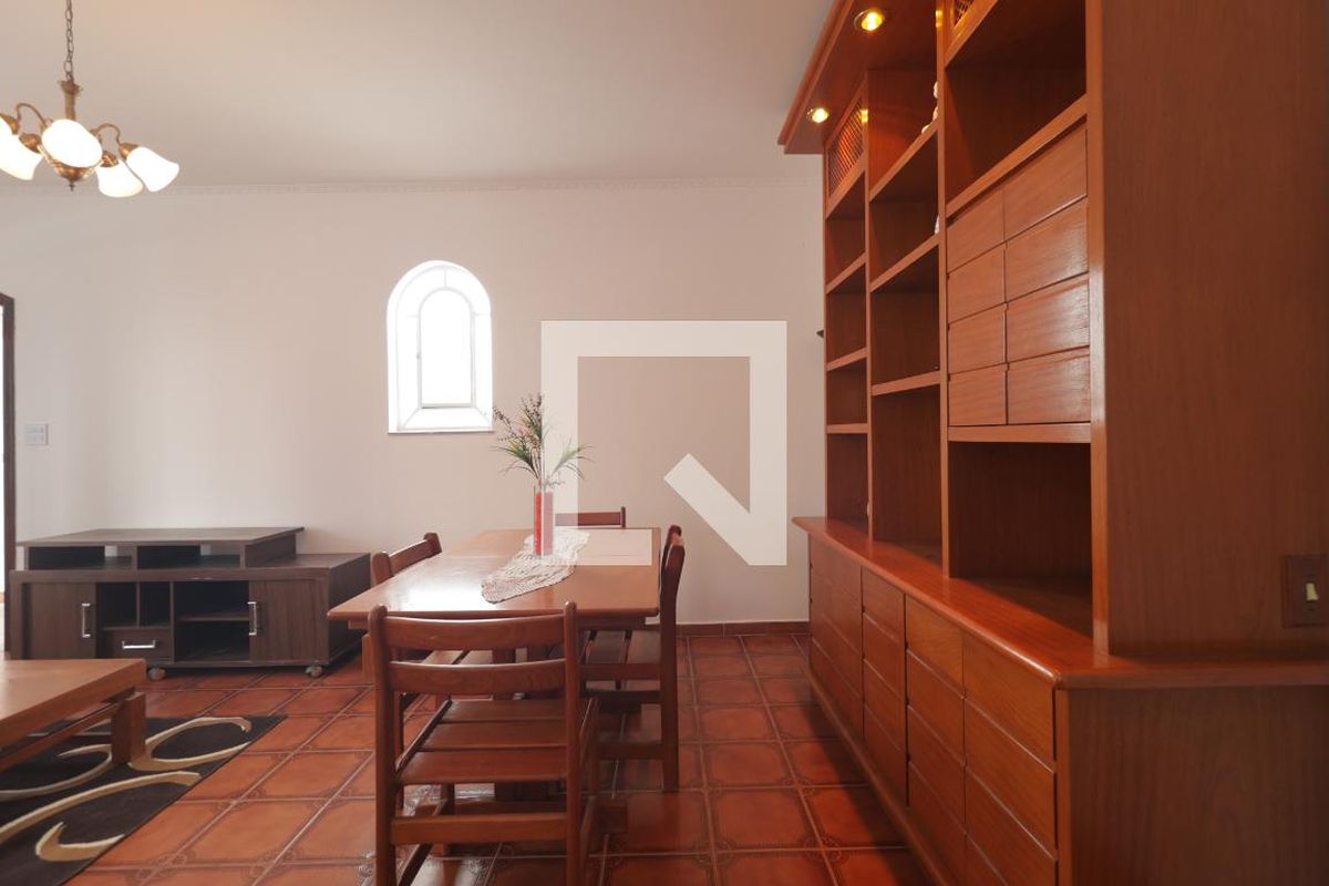 Casa, 3 quartos, 200 m² - Foto 7