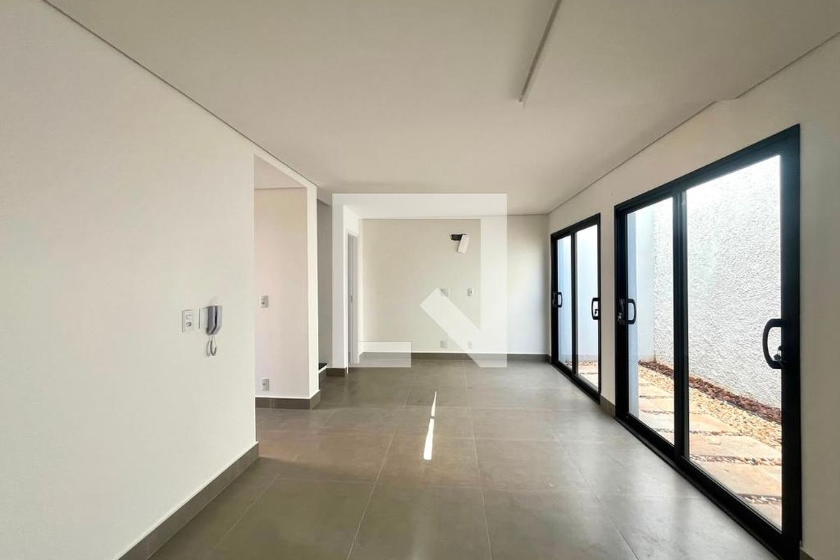 Casa à Venda - Mansões Santo Antônio, 3 Quartos,  168 m2 em , Campinas - sp | SoloBR
