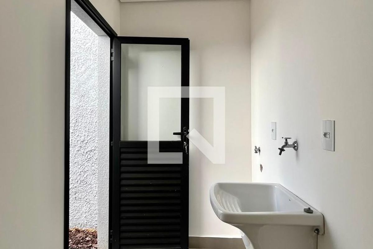 Casa à Venda - Mansões Santo Antônio, 3 Quartos,  168 m2 em , Campinas - sp | SoloBR