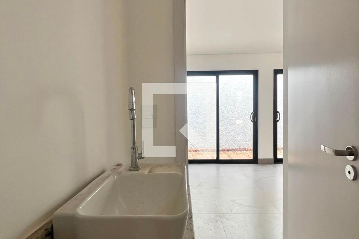 Casa à Venda - Mansões Santo Antônio, 3 Quartos,  168 m2 em , Campinas - sp | SoloBR