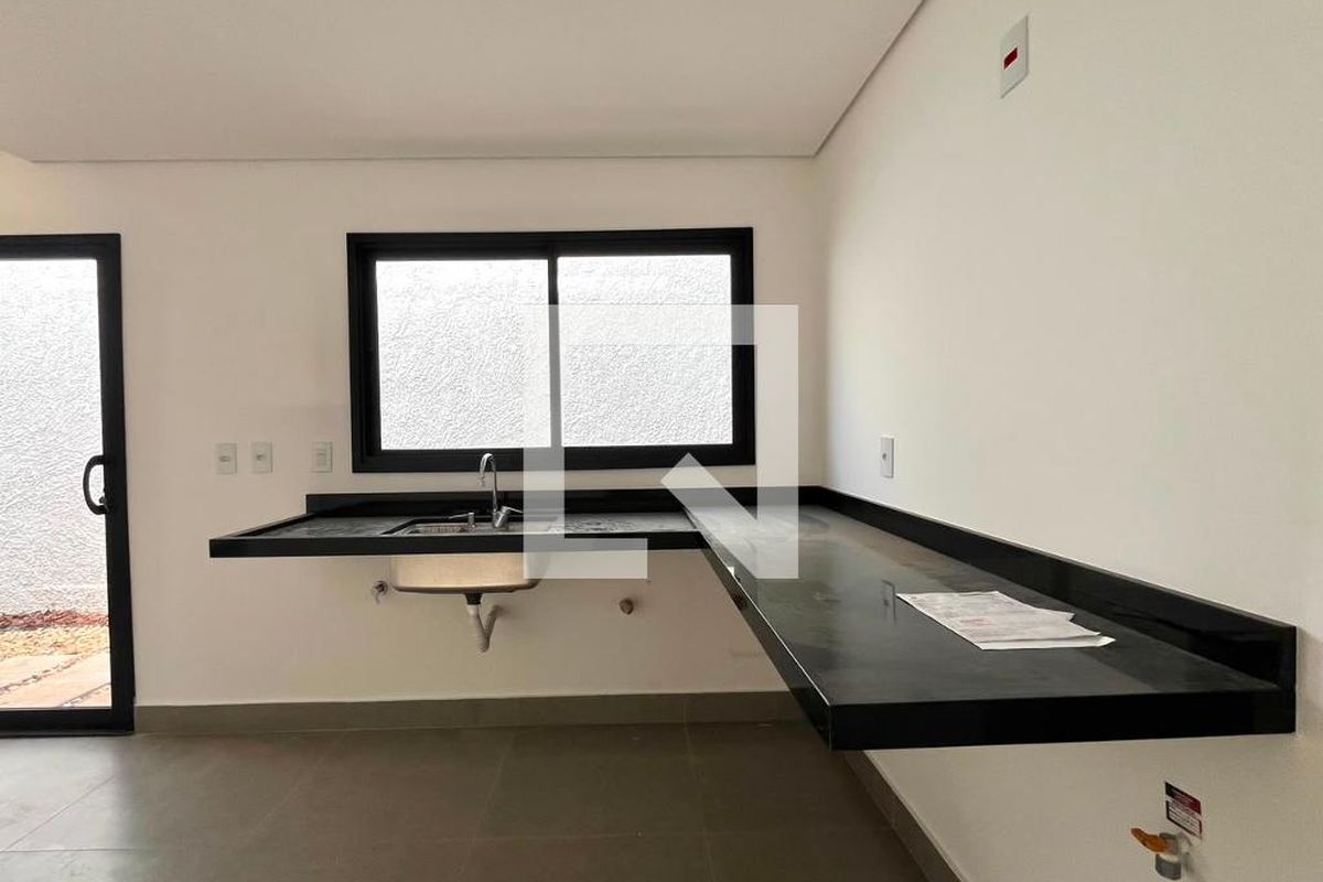 Casa à Venda - Mansões Santo Antônio, 3 Quartos,  168 m2 em , Campinas - sp | SoloBR