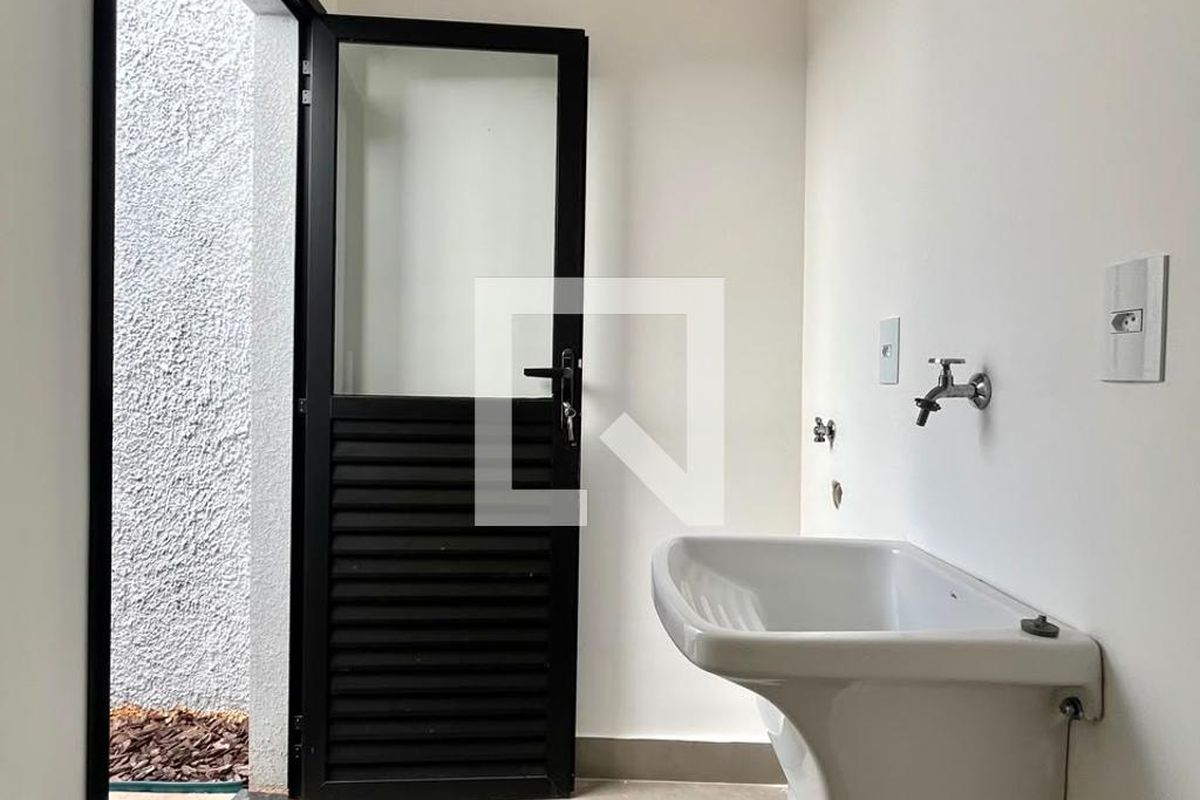 Casa à Venda - Mansões Santo Antônio, 3 Quartos,  168 m2 em , Campinas - sp | SoloBR