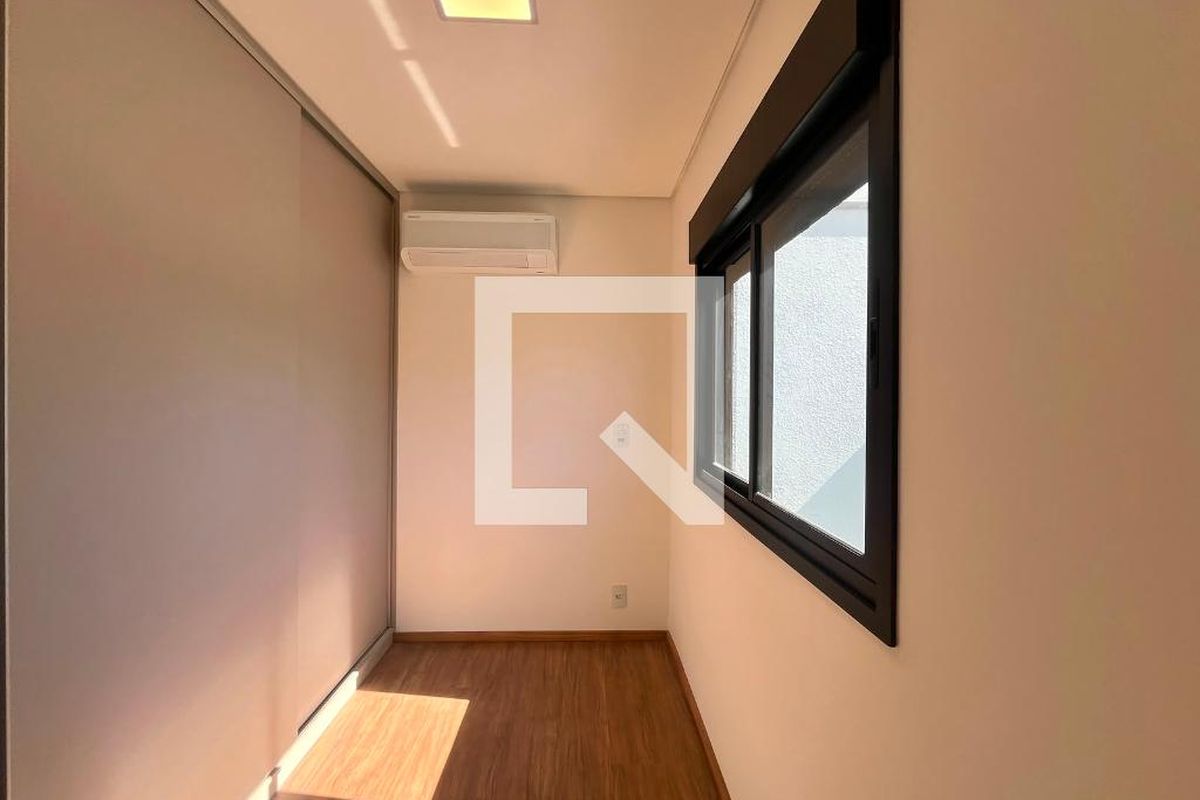 Casa à Venda - Mansões Santo Antônio, 3 Quartos,  168 m2 em , Campinas - sp | SoloBR