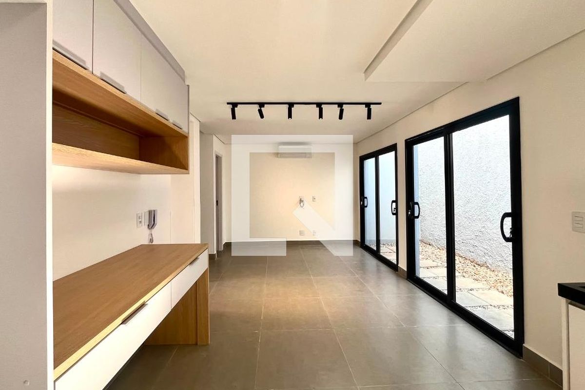 Casa à Venda - Mansões Santo Antônio, 3 Quartos,  168 m2 em , Campinas - sp | SoloBR