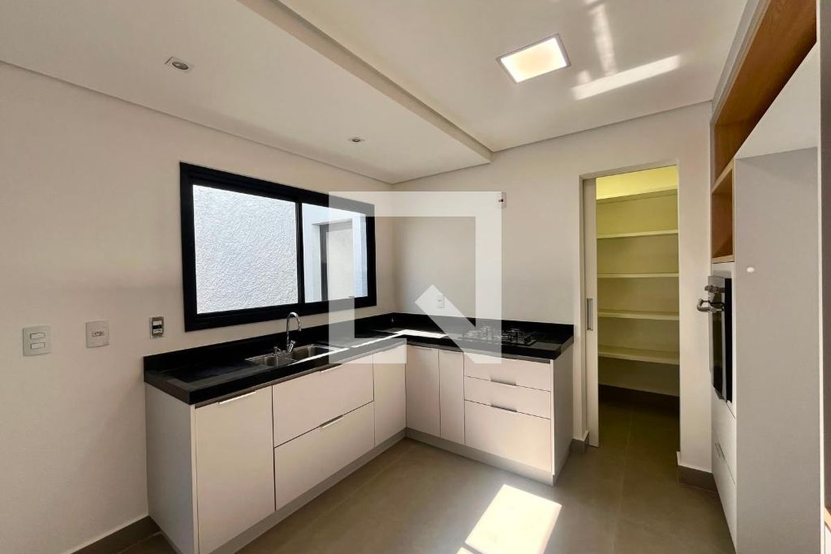 Casa à Venda - Mansões Santo Antônio, 3 Quartos,  168 m2 em , Campinas - sp | SoloBR