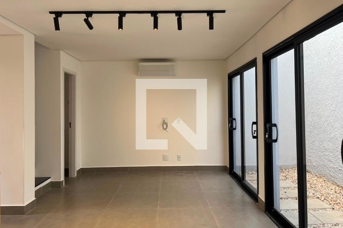 Casa à Venda - Mansões Santo Antônio, 3 Quartos,  168 m2 em , Campinas - sp | SoloBR