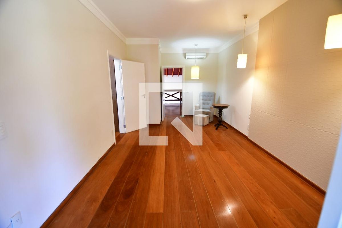 Casa à Venda - Lot. Alphaville Campinas, 4 Quartos,  500 m2 em , Campinas - sp | SoloBR