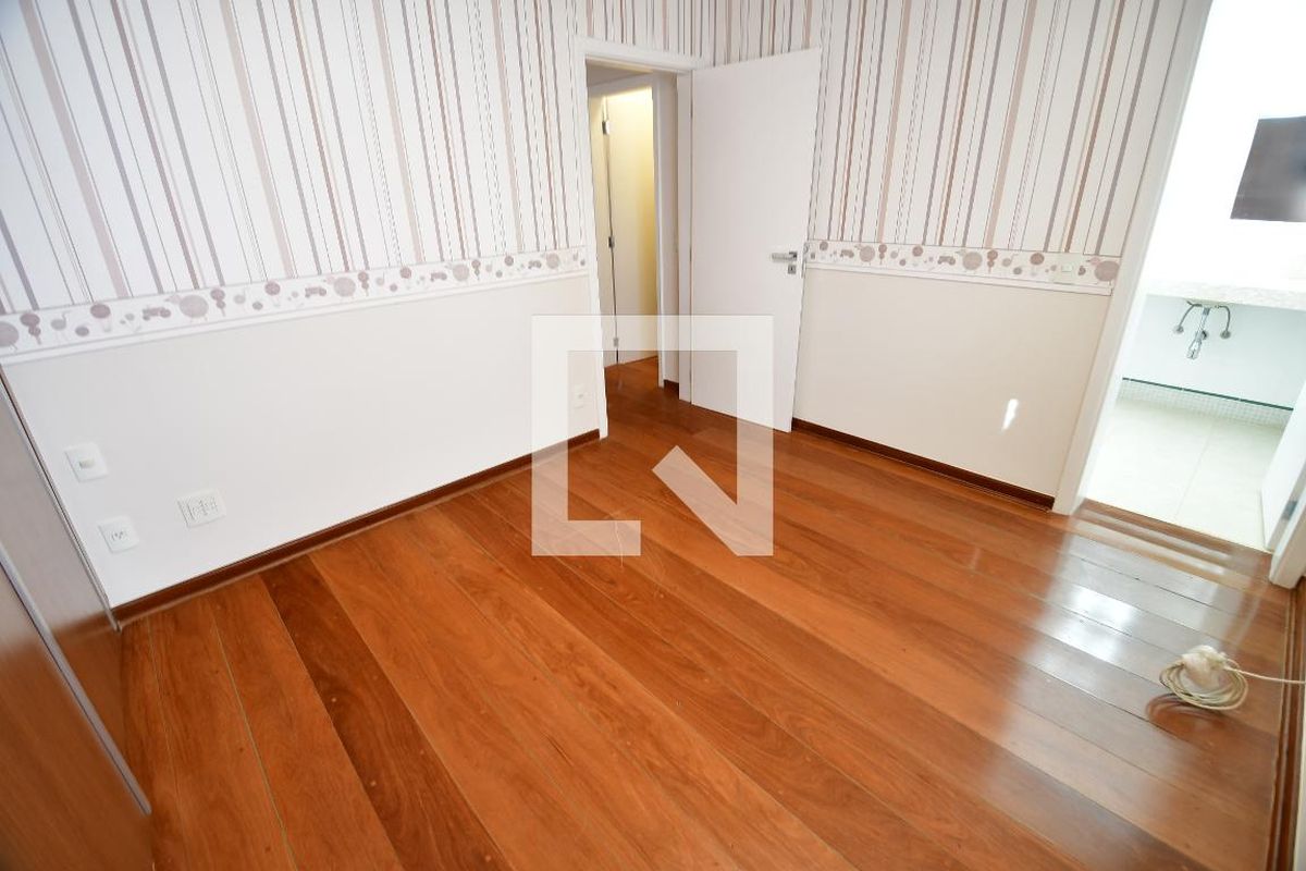 Casa à Venda - Lot. Alphaville Campinas, 4 Quartos,  500 m2 em , Campinas - sp | SoloBR