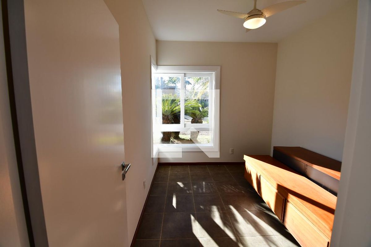 Casa à Venda - Lot. Alphaville Campinas, 4 Quartos,  500 m2 em , Campinas - sp | SoloBR