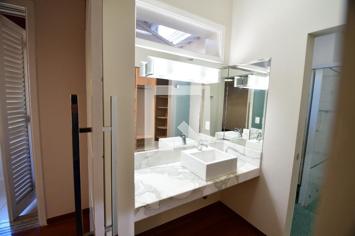 Casa à Venda - Lot. Alphaville Campinas, 4 Quartos,  500 m2 em , Campinas - sp | SoloBR