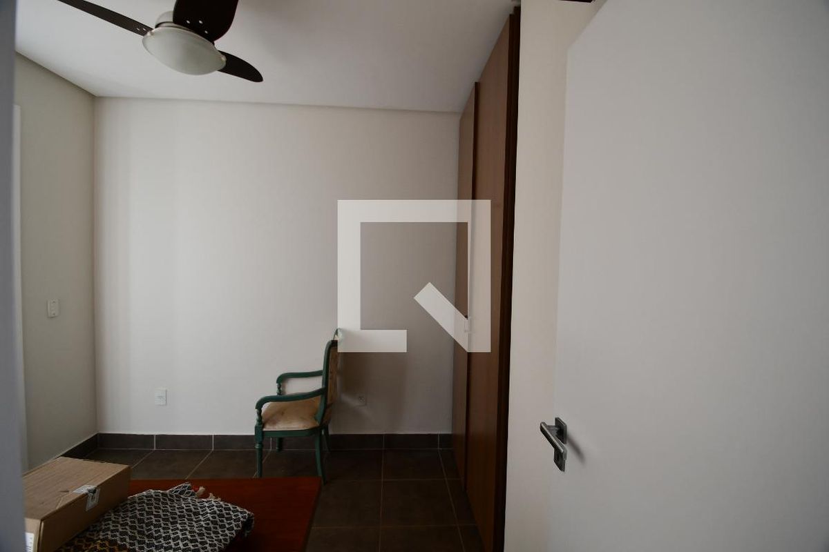 Casa à Venda - Lot. Alphaville Campinas, 4 Quartos,  500 m2 em , Campinas - sp | SoloBR