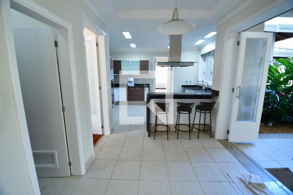Casa à Venda - Lot. Alphaville Campinas, 4 Quartos,  500 m2 em , Campinas - sp | SoloBR