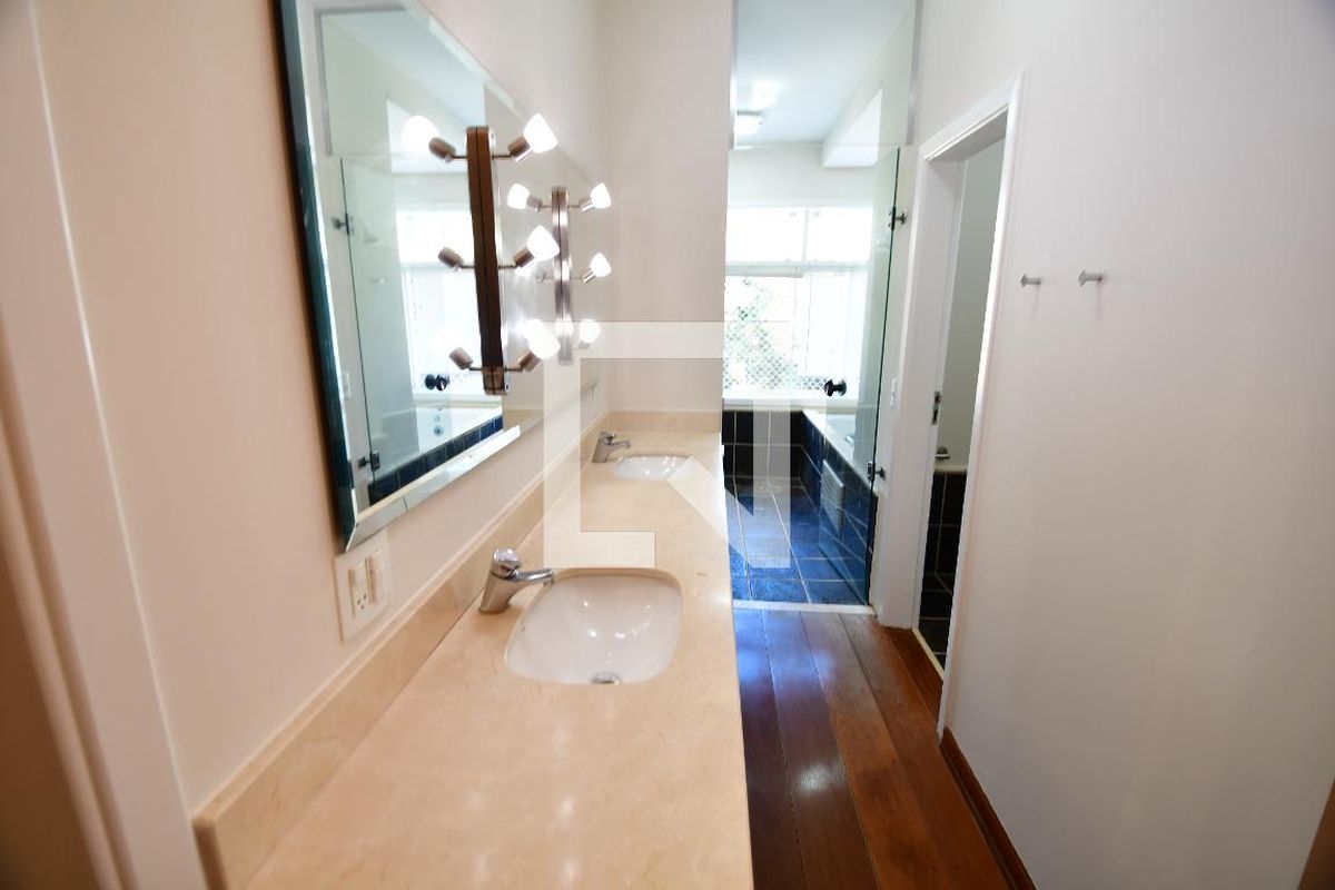 Casa à Venda - Lot. Alphaville Campinas, 4 Quartos,  500 m2 em , Campinas - sp | SoloBR