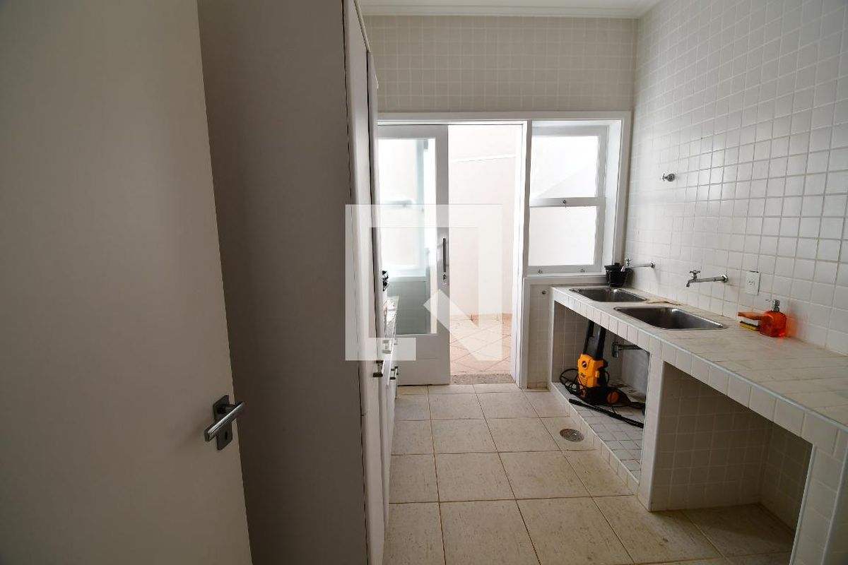 Casa à Venda - Lot. Alphaville Campinas, 4 Quartos,  500 m2 em , Campinas - sp | SoloBR