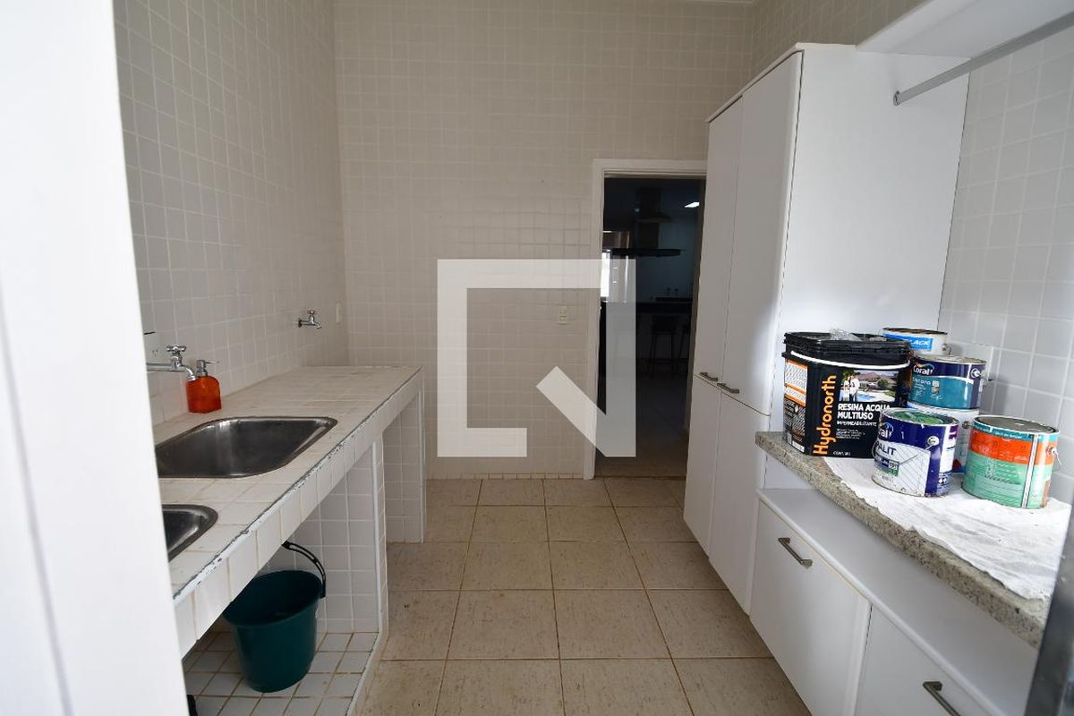 Casa à Venda - Lot. Alphaville Campinas, 4 Quartos,  500 m2 em , Campinas - sp | SoloBR