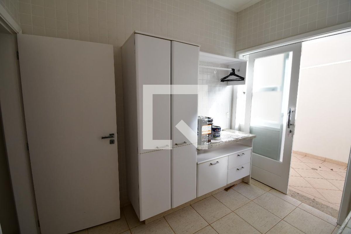 Casa à Venda - Lot. Alphaville Campinas, 4 Quartos,  500 m2 em , Campinas - sp | SoloBR