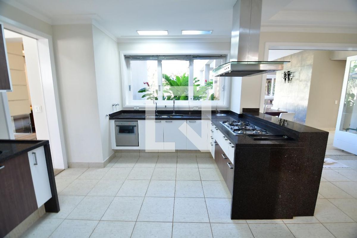 Casa à Venda - Lot. Alphaville Campinas, 4 Quartos,  500 m2 em , Campinas - sp | SoloBR