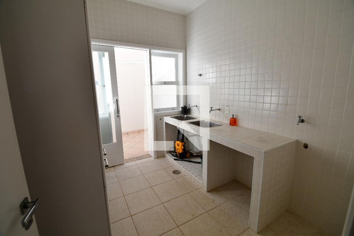 Casa à Venda - Lot. Alphaville Campinas, 4 Quartos,  500 m2 em , Campinas - sp | SoloBR