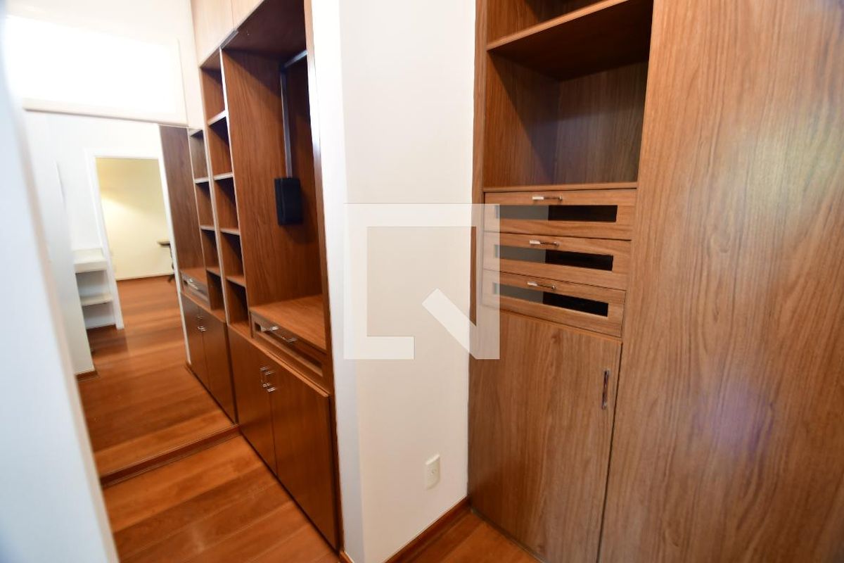 Casa à Venda - Lot. Alphaville Campinas, 4 Quartos,  500 m2 em , Campinas - sp | SoloBR