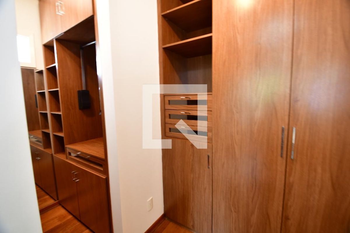 Casa à Venda - Lot. Alphaville Campinas, 4 Quartos,  500 m2 em , Campinas - sp | SoloBR
