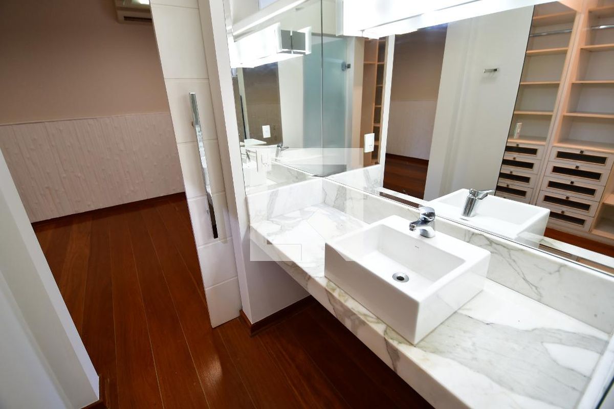 Casa à Venda - Lot. Alphaville Campinas, 4 Quartos,  500 m2 em , Campinas - sp | SoloBR