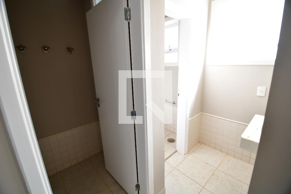 Casa à Venda - Lot. Alphaville Campinas, 4 Quartos,  500 m2 em , Campinas - sp | SoloBR