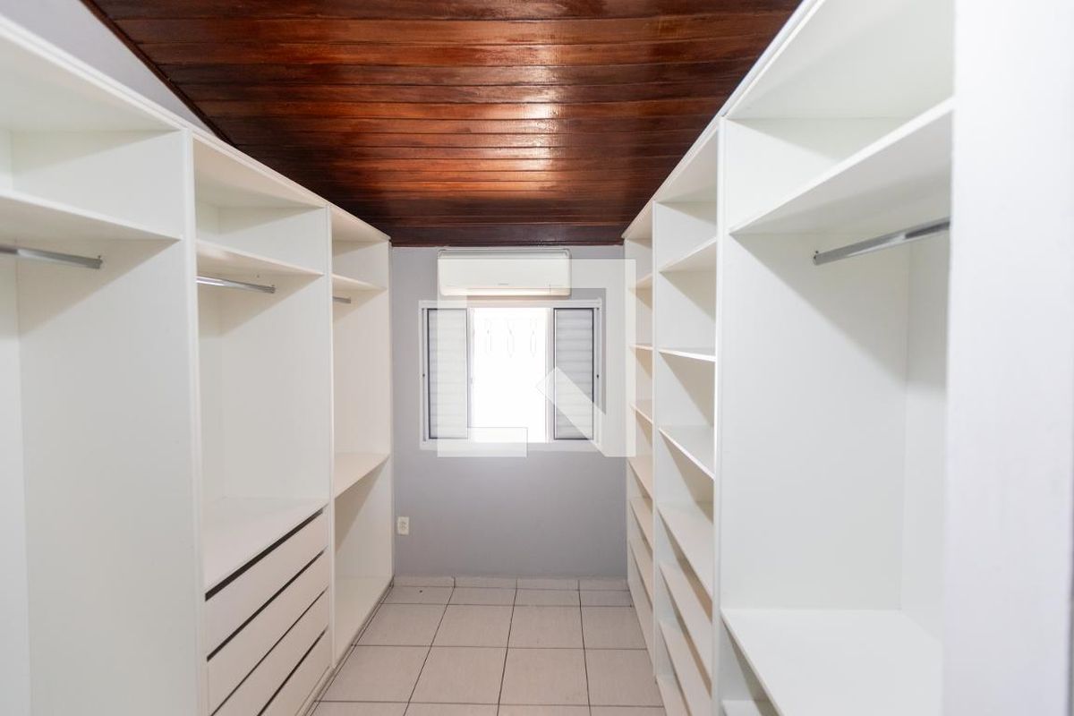 Casa à Venda - Lot. Alphaville Campinas, 3 Quartos,  140 m2 em , Campinas - sp | SoloBR