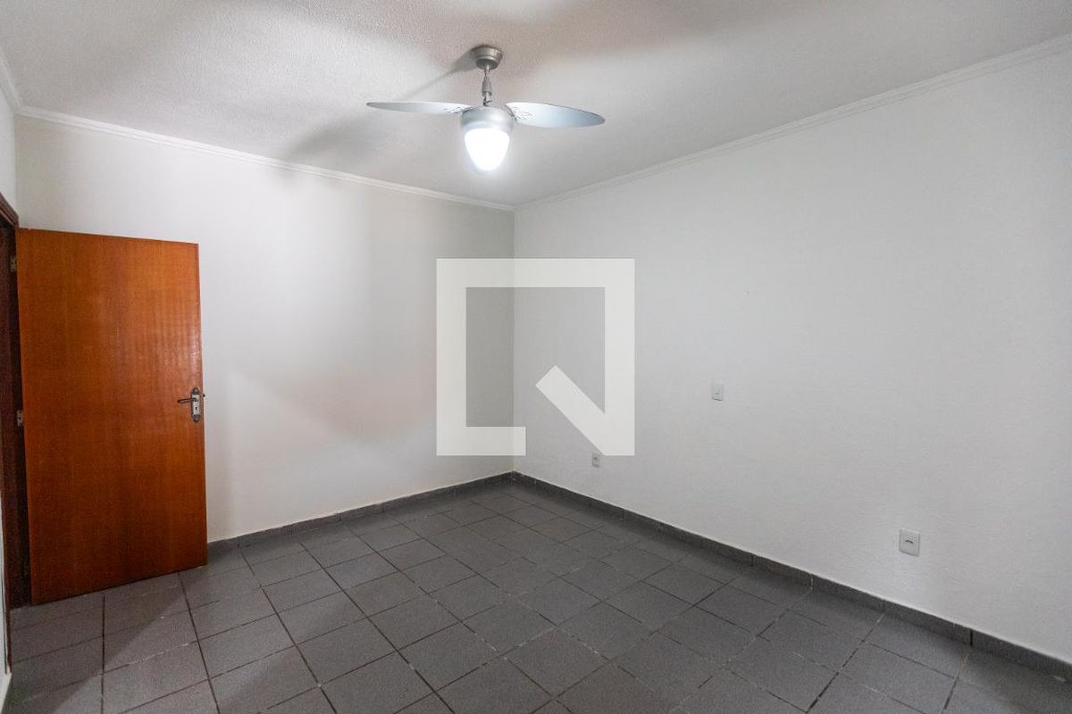 Casa à Venda - Lot. Alphaville Campinas, 3 Quartos,  140 m2 em , Campinas - sp | SoloBR