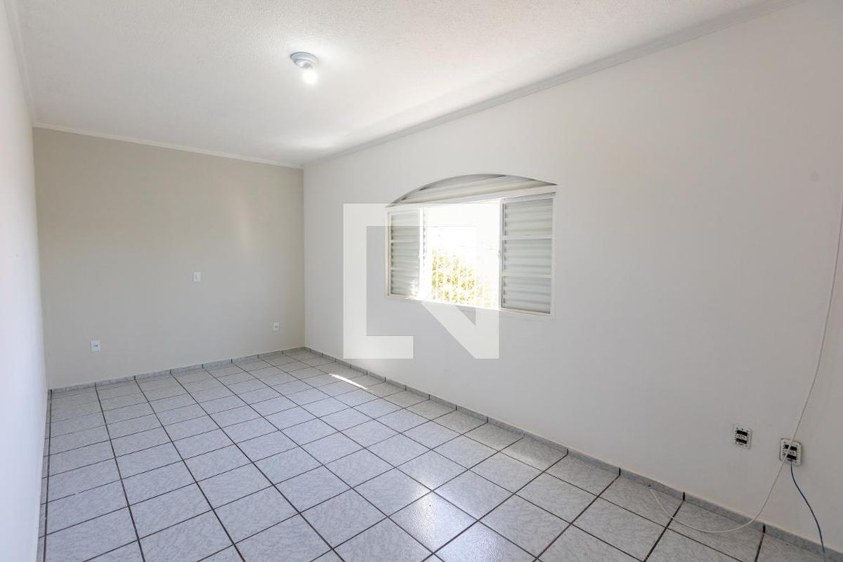 Casa à Venda - Lot. Alphaville Campinas, 3 Quartos,  140 m2 em , Campinas - sp | SoloBR