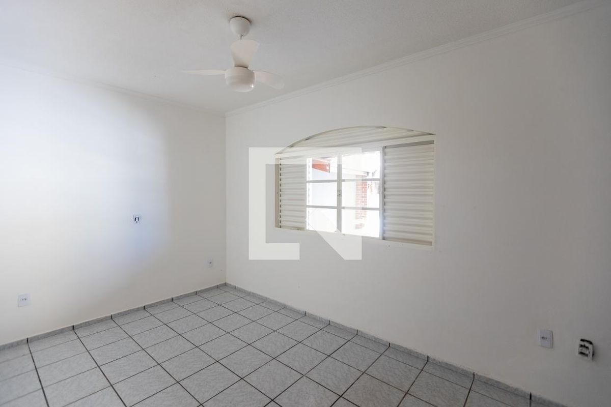 Casa à Venda - Lot. Alphaville Campinas, 3 Quartos,  140 m2 em , Campinas - sp | SoloBR