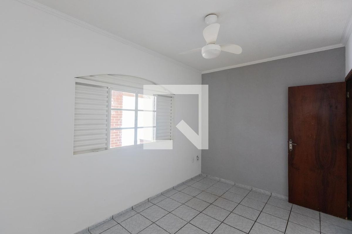Casa à Venda - Lot. Alphaville Campinas, 3 Quartos,  140 m2 em , Campinas - sp | SoloBR