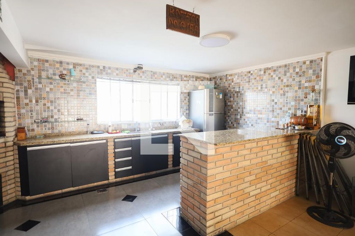 Casa, 4 quartos, 270 m² - Foto 49