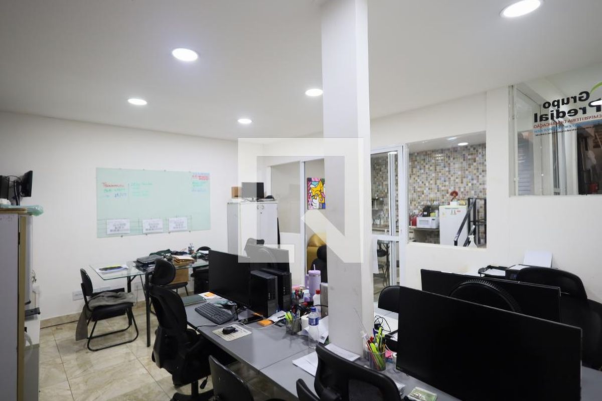 Casa, 4 quartos, 270 m² - Foto 47