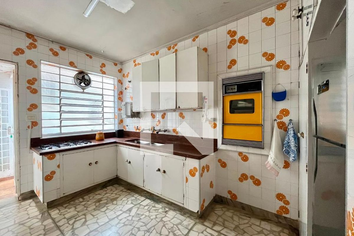 Casa à Venda - Guanabara, 4 Quartos,  301 m2 em , Campinas - sp | SoloBR