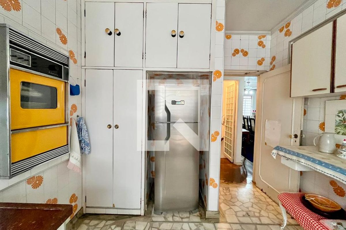 Casa à Venda - Guanabara, 4 Quartos,  301 m2 em , Campinas - sp | SoloBR